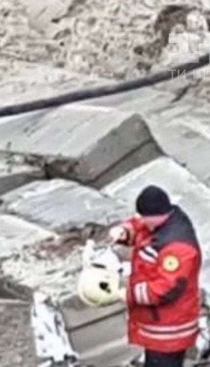 В Киеве на улице Кирилловской в результате обвала на стройке погиб человек