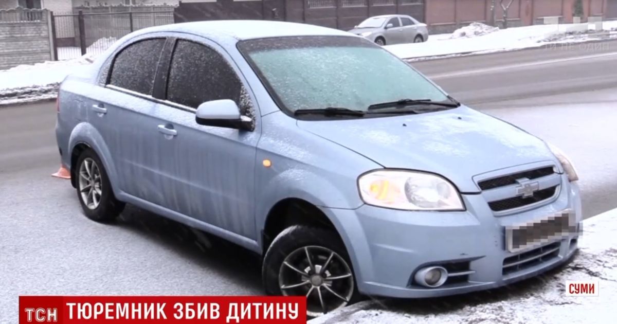Руководитель колонии без прав сбил 16-летнюю девушку на пешеходном переходе в Сумах