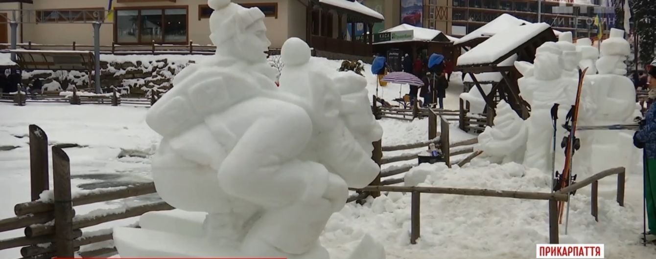 Буковель украсился парком снежных скульптур