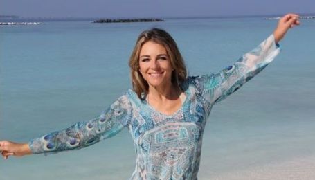 52-летняя Лиз Херли показала почти обнаженную грудь своим поклонникам
