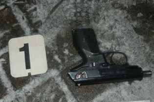 В Киеве конфликт между молодыми людьми привел к стрельбе на улице