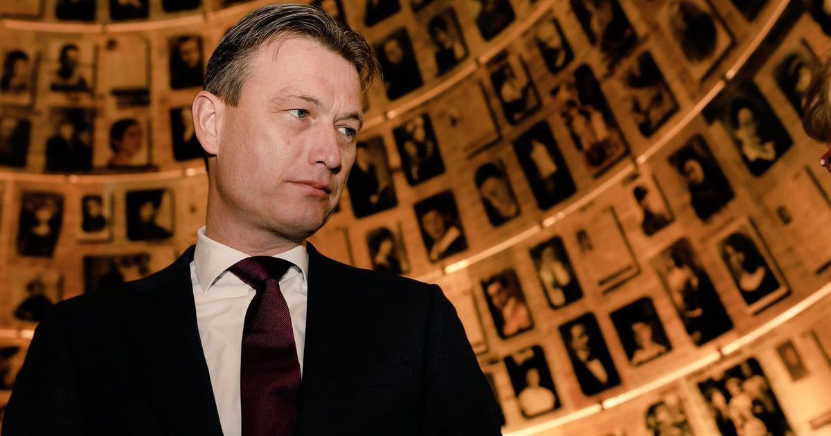 Голландский министр ушел в отставку из-за лжи о встрече с Путиным и "великой России"