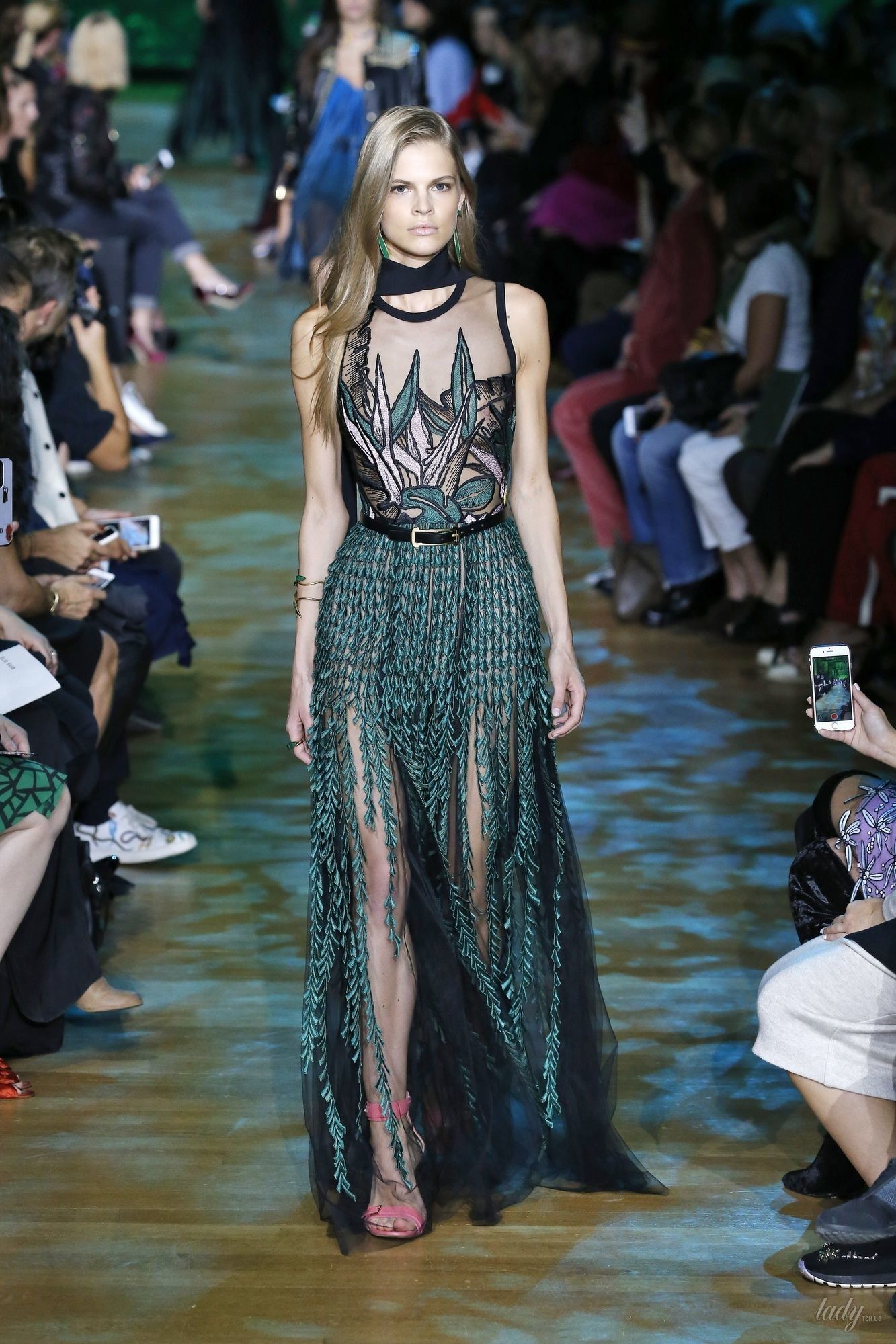 Коллекция Elie Saab прет-а-порте сезона весна-лето 2018_19