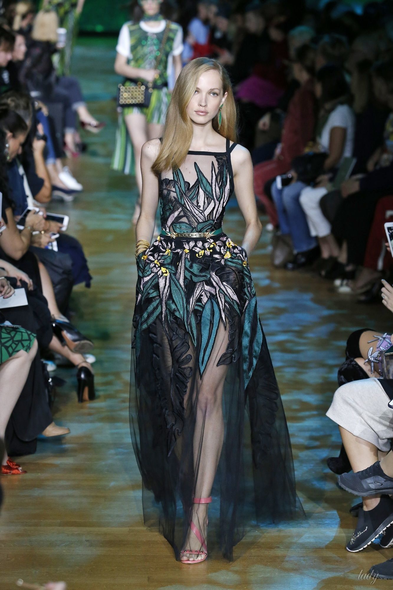 Коллекция Elie Saab прет-а-порте сезона весна-лето 2018_29