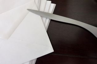 У Бельгії невідомі розсилають листи з білим порошком