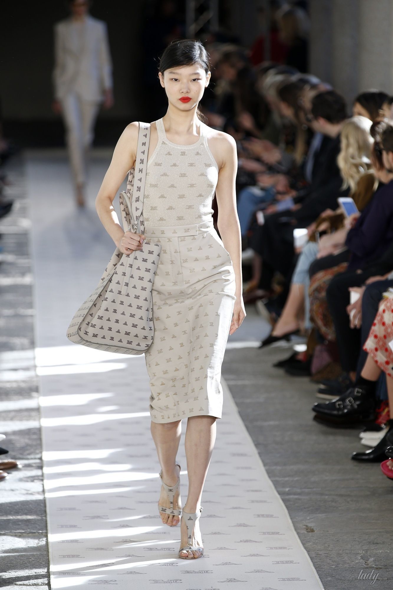 Коллекция Max Mara прет-а-порте сезона весна-лето 2018_19