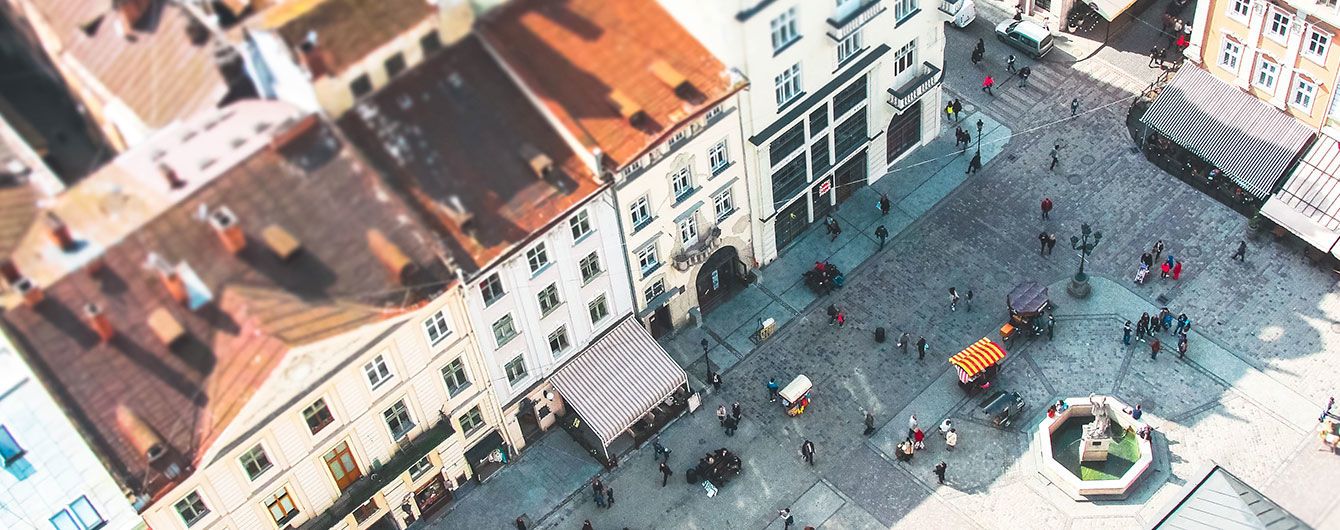 Особлива атмосфера та відсутність тиску мегаполіса. Чому українці переїжджають до Львова