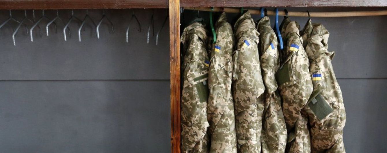 На Житомирщині під час військових навчань помер десантник