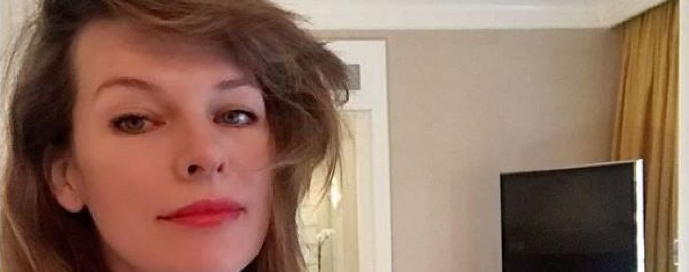 42-річна Міла Йовович показала фото без макіяжу
