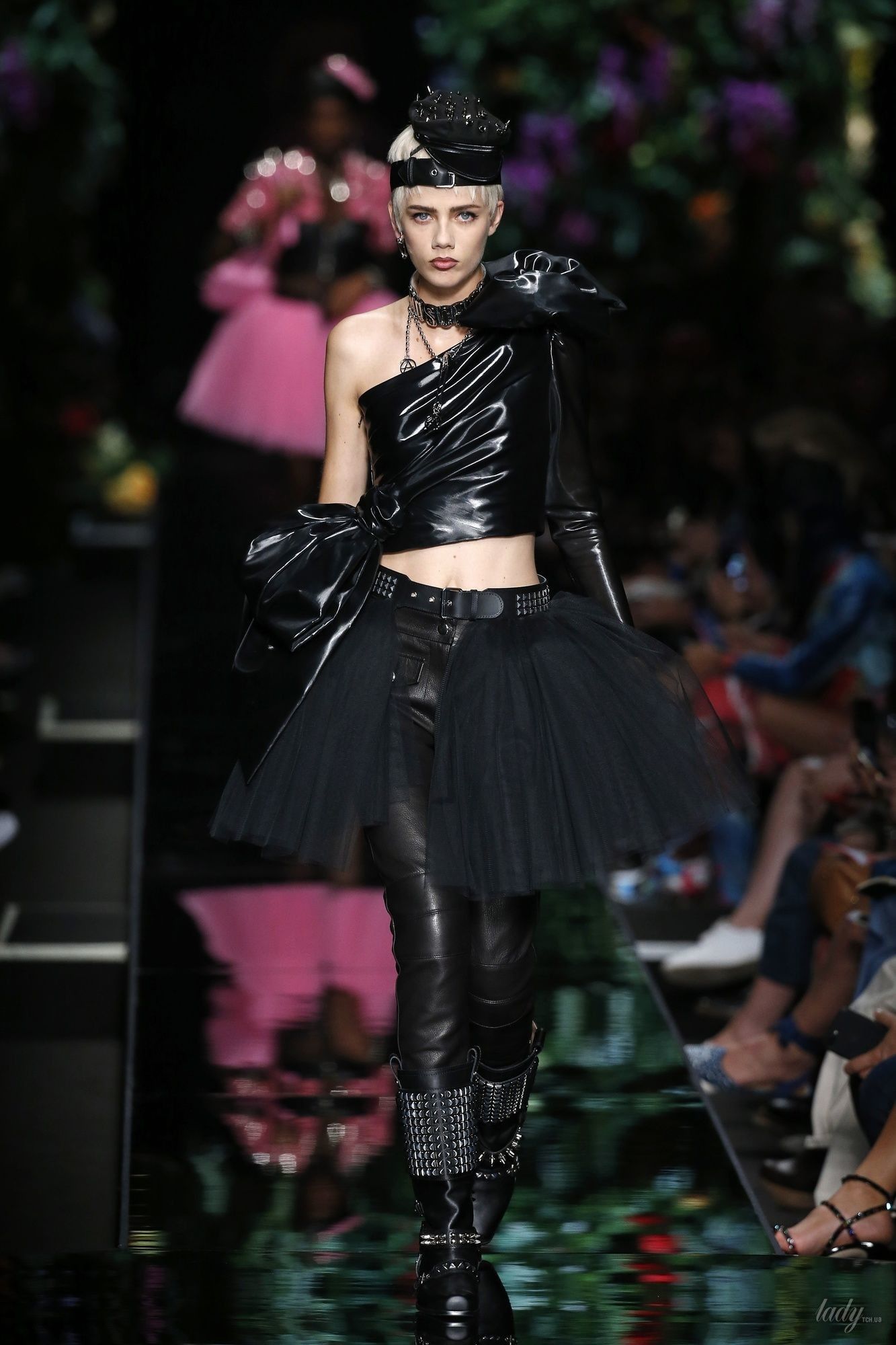 Коллекция Moschino прет-а-порте сезона весна-лето 2018_10