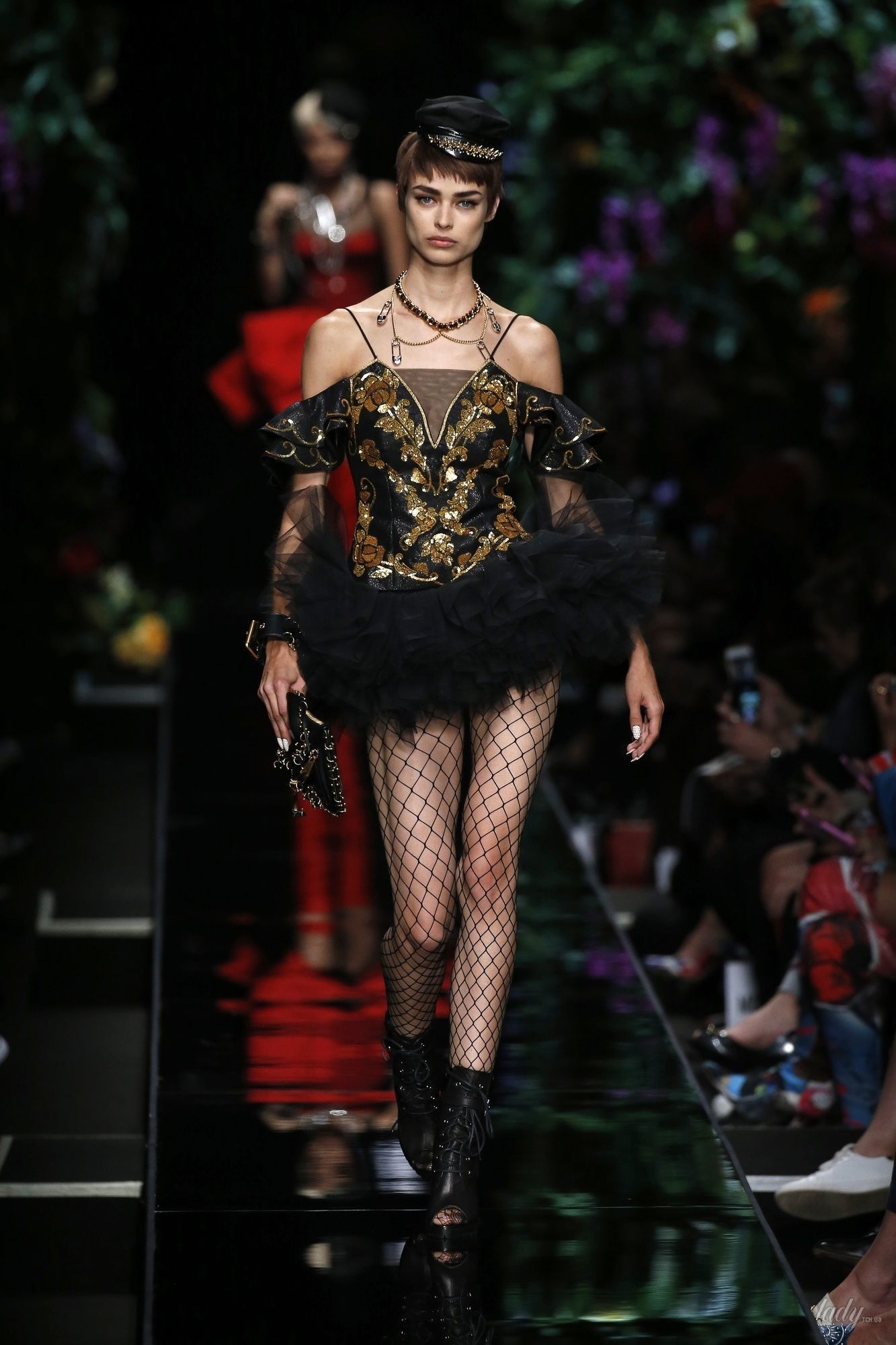Коллекция Moschino прет-а-порте сезона весна-лето 2018_19