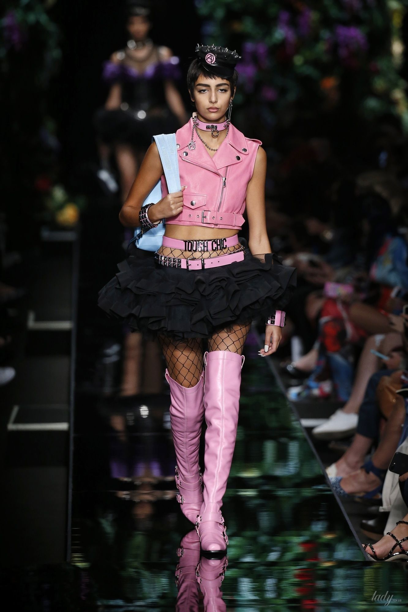 Коллекция Moschino прет-а-порте сезона весна-лето 2018_14