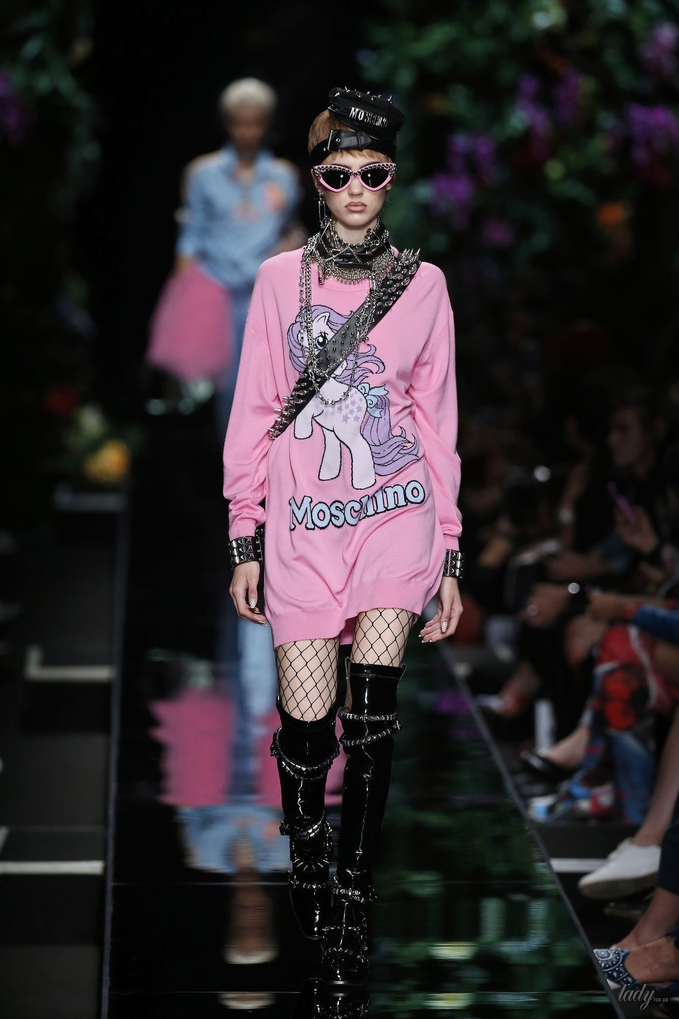 Коллекция Moschino прет-а-порте сезона весна-лето 2018_8
