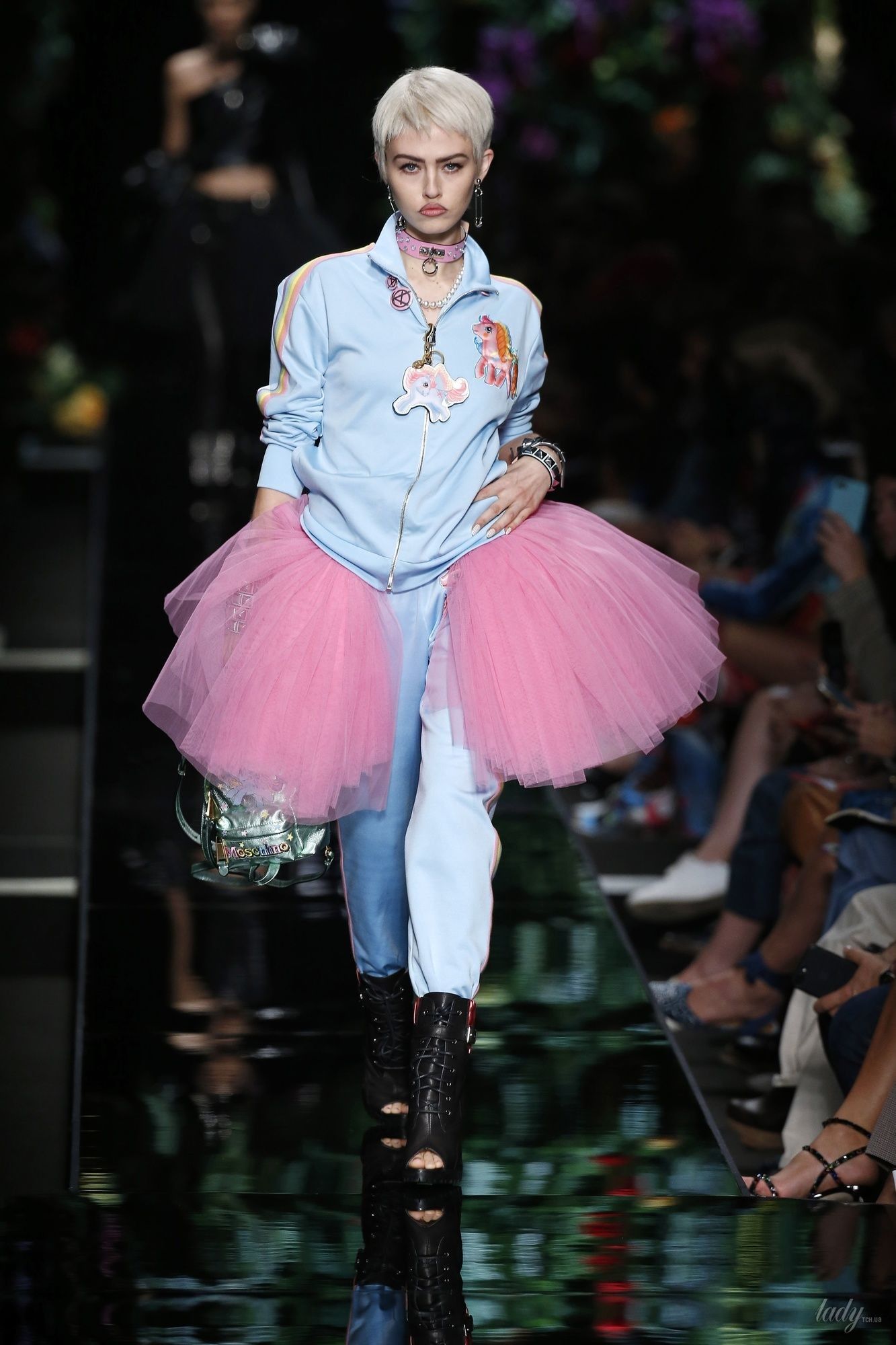 Коллекция Moschino прет-а-порте сезона весна-лето 2018_9
