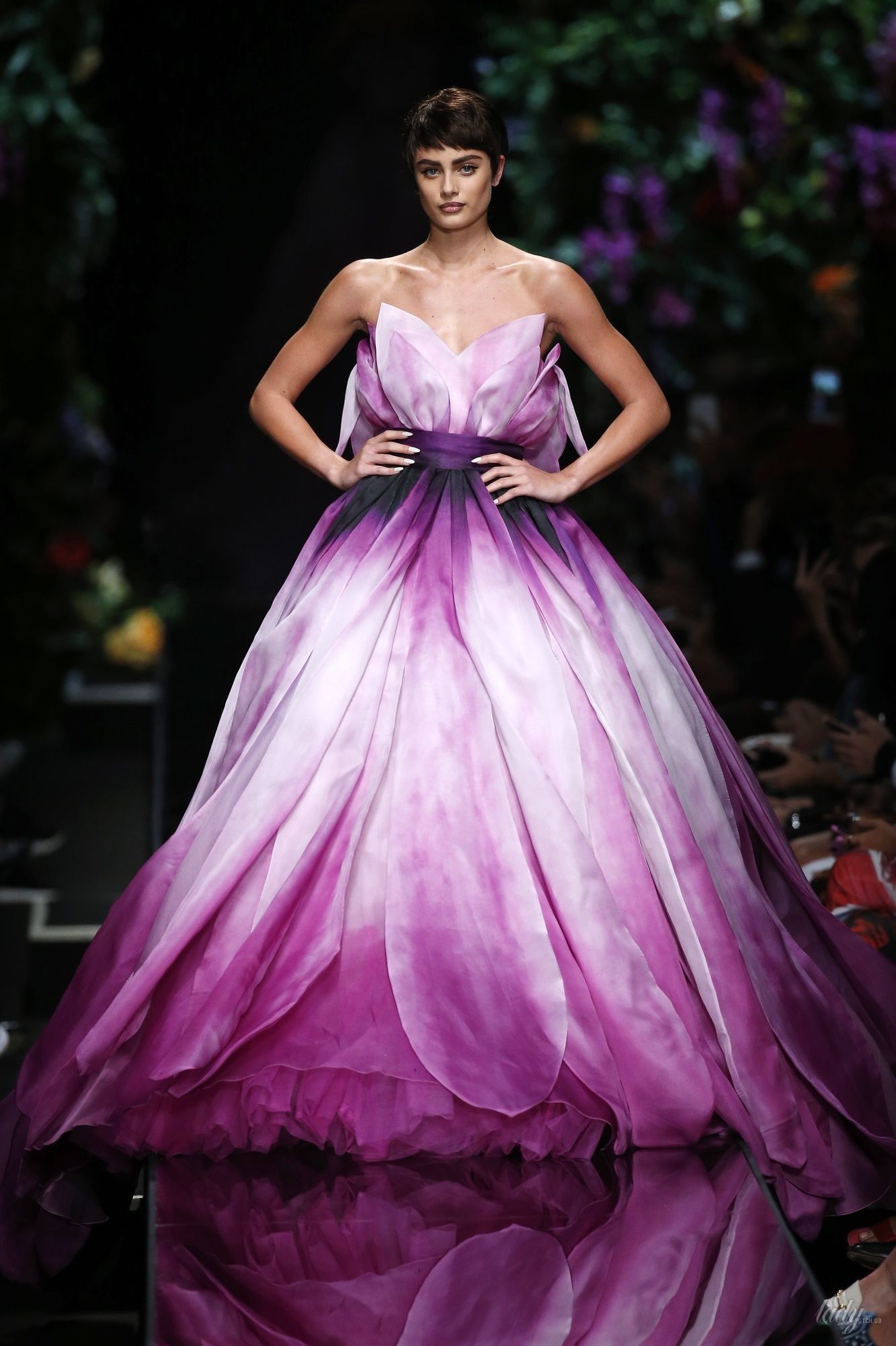 Коллекция Moschino прет-а-порте сезона весна-лето 2018_36