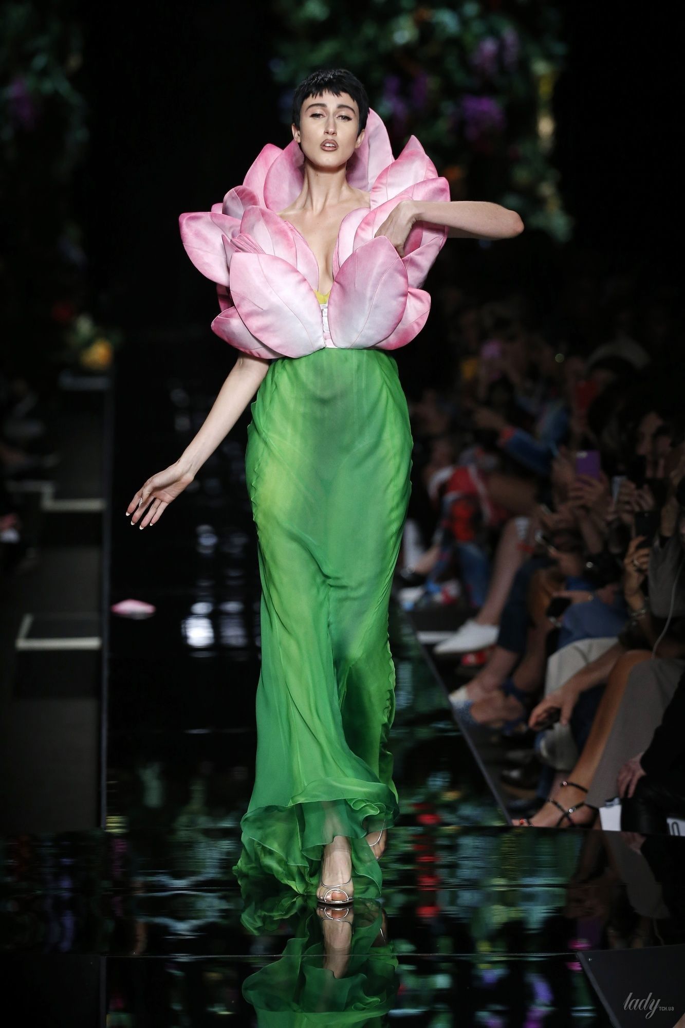 Коллекция Moschino прет-а-порте сезона весна-лето 2018_35