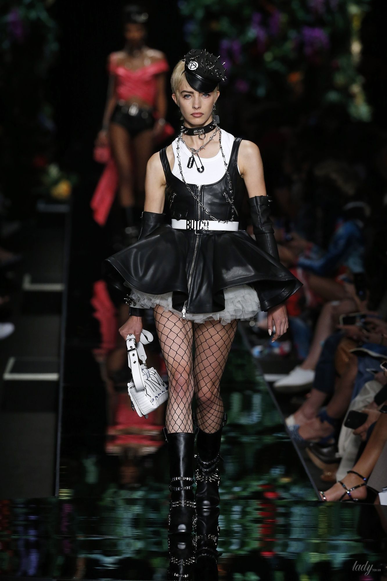 Коллекция Moschino прет-а-порте сезона весна-лето 2018_23