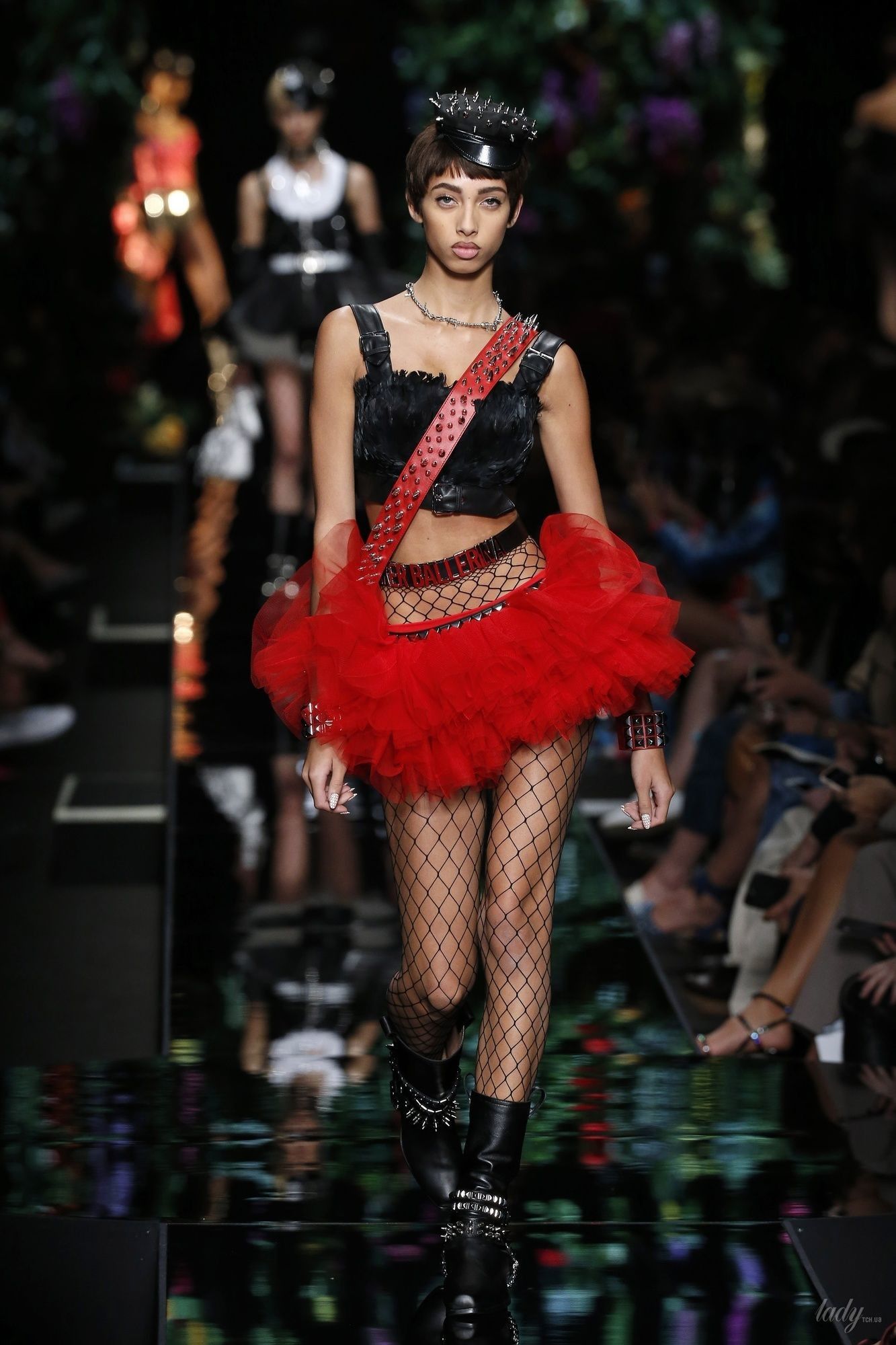 Коллекция Moschino прет-а-порте сезона весна-лето 2018_22