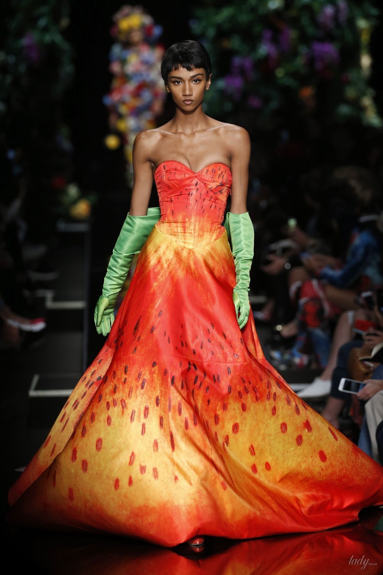 Коллекция Moschino прет-а-порте сезона весна-лето 2018_47