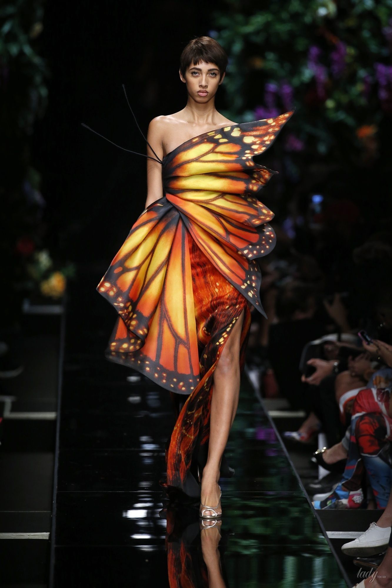 Коллекция Moschino прет-а-порте сезона весна-лето 2018_49