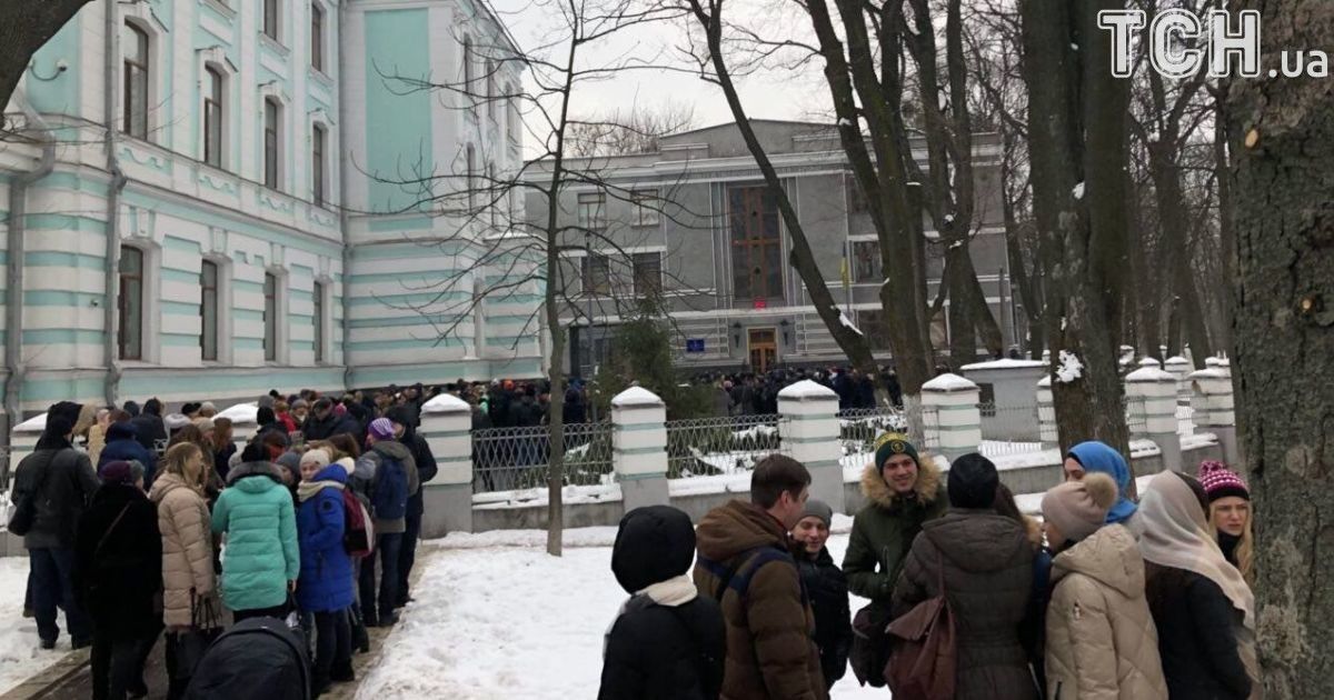 Скандал в столичном ВУЗе. Студенты-медики не смогли сдать важный экзамен