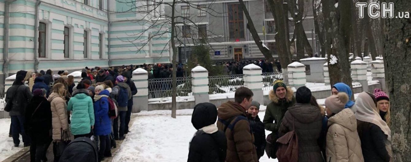 Скандал у столичному ВНЗ. Студенти-медики не змогли здати надважливий іспит
