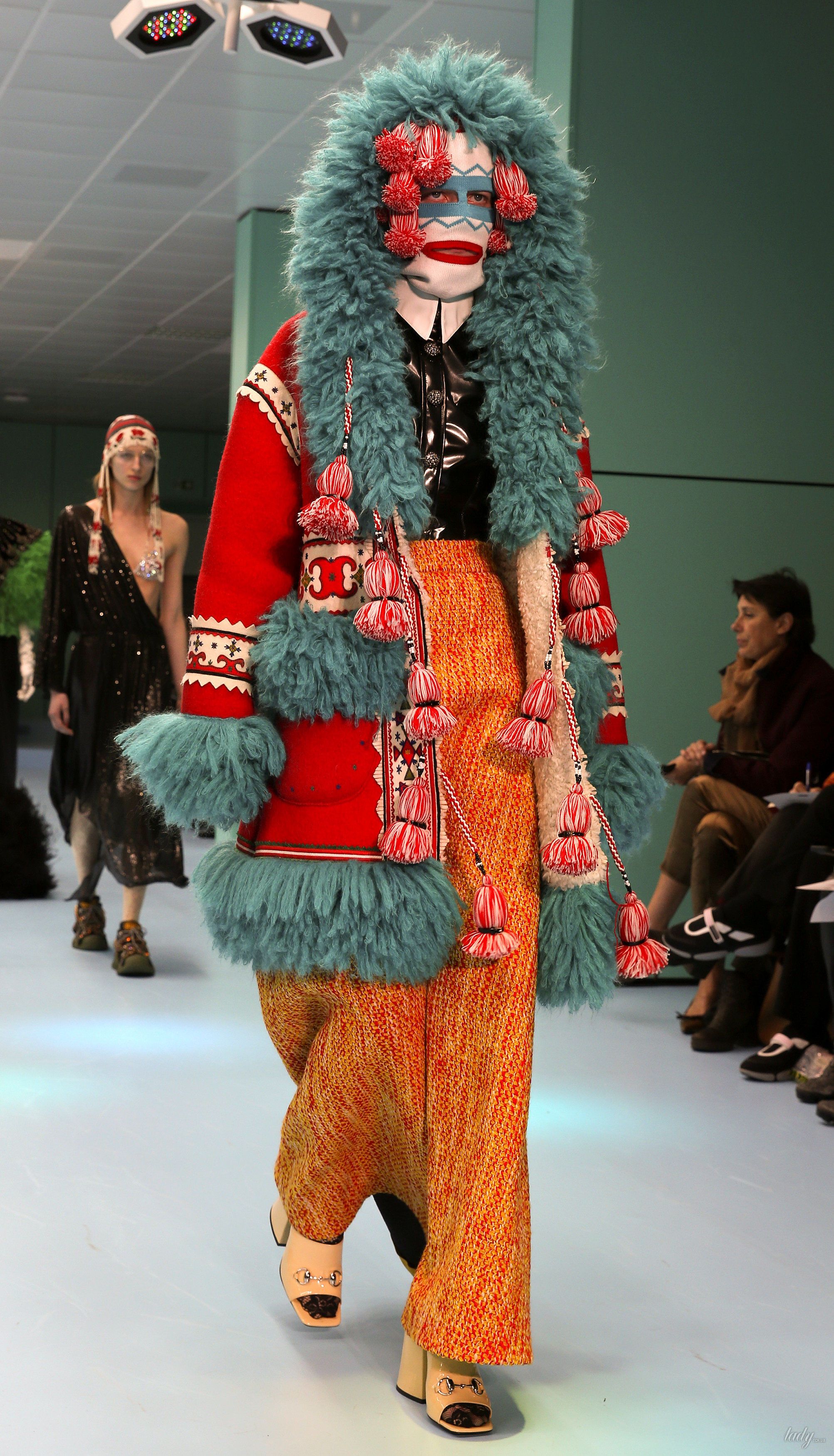 Показ коллекции бренда Gucci в Милане_14