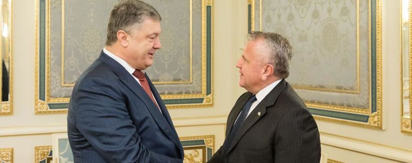 Порошенко обговорив із заступником Тіллерсона миротворців на Донбасі і санкції проти РФ