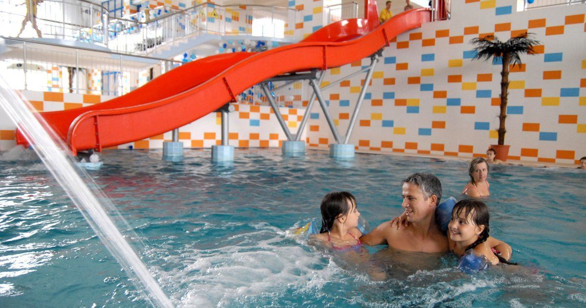 В киевском аквапарке часть крыши упала на ребенка - СМИ