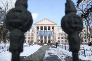 Поліція зупинила штурм університету Богомольця прихильниками Амосової
