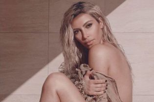 Утонченная Ким Кардашян украсила собой обложку Vogue