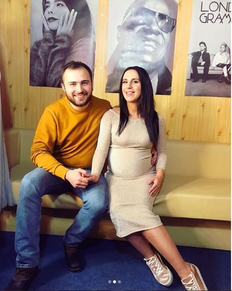 Вагітна Джамала з чоловіком_1