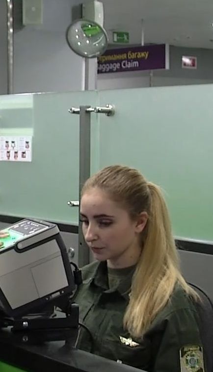 Украина усилит контроль за въездом в страну граждан России