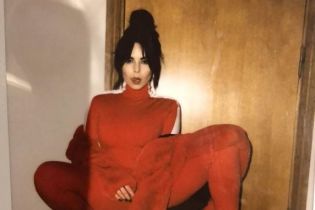 Зажигательная Каменских выпустила вторую сольную песню, которая звучала в ее предыдущем треке