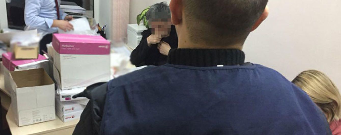 В Киеве проректор вуза "погорел" на взятке в 3 тысячи долларов