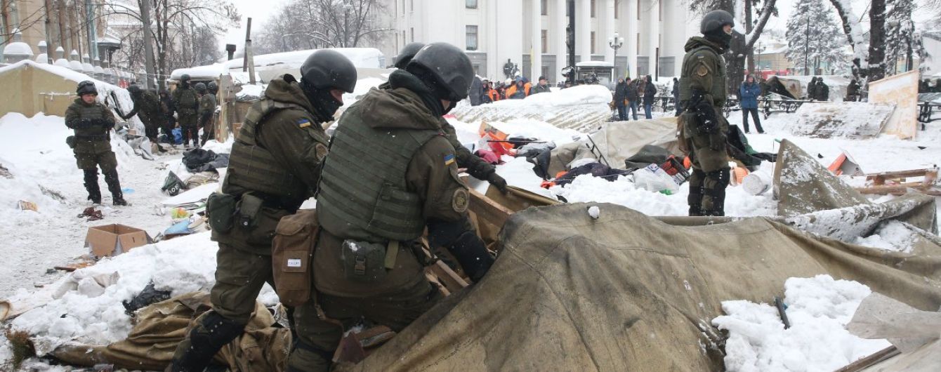 У Червоному Хресті нарахували близько двох десятків постраждалих у сутичках біля Ради