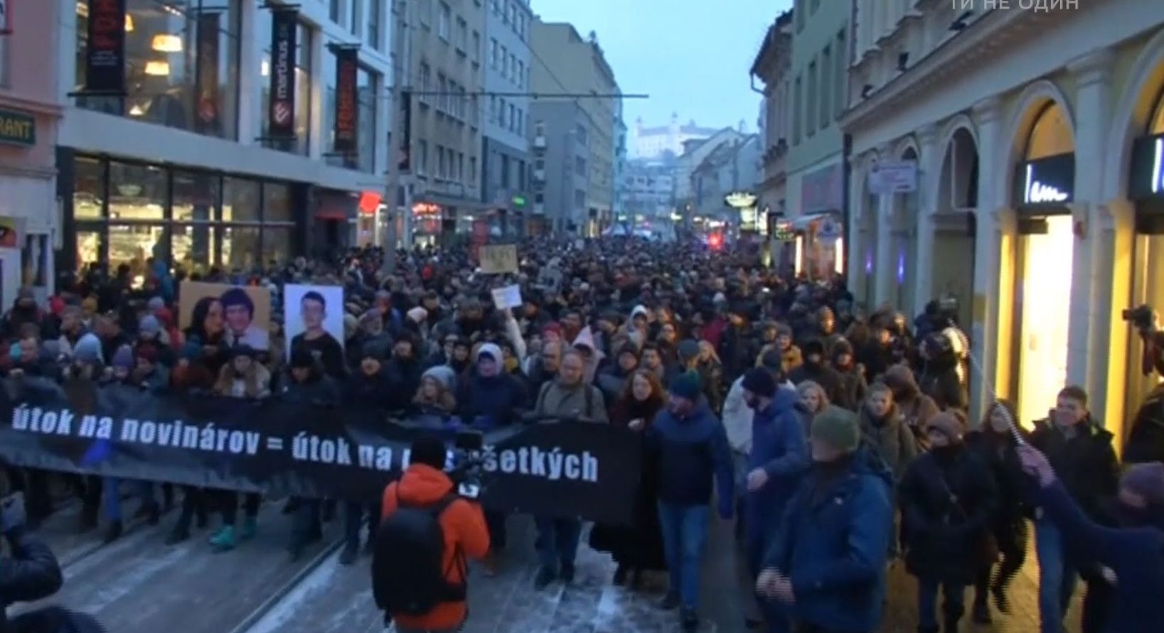 У 25 містах Словаччини провели мітинги з вимогою розслідування убивства журналіста Яна Куцяка
