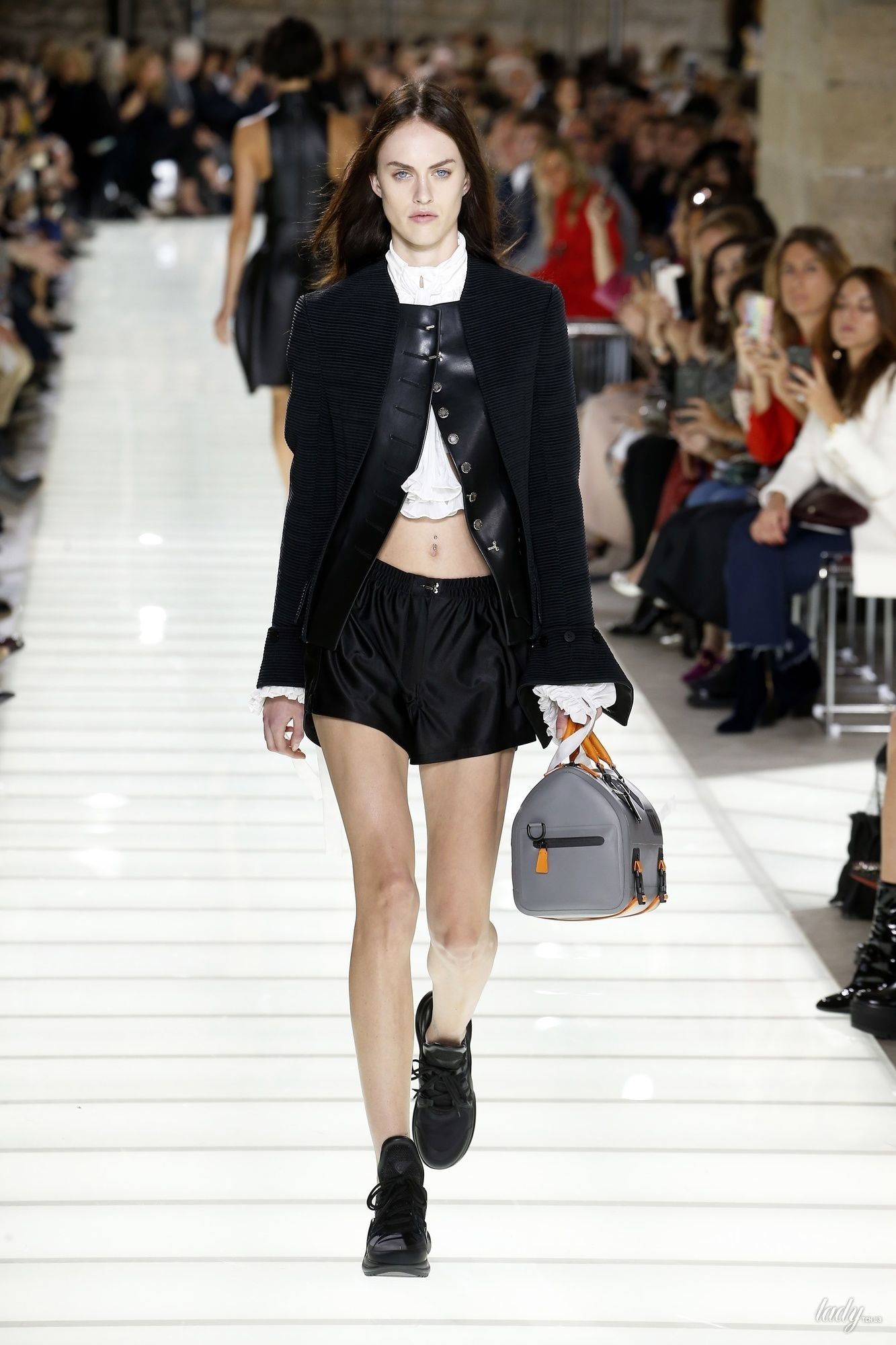 Коллекция Louis Vuitton прет-а-порте сезона весна-лето 2018_9