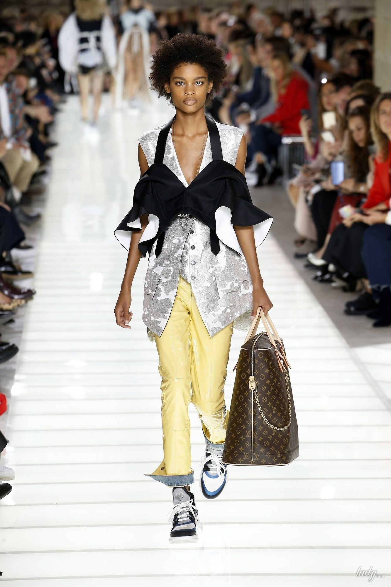 Коллекция Louis Vuitton прет-а-порте сезона весна-лето 2018_30
