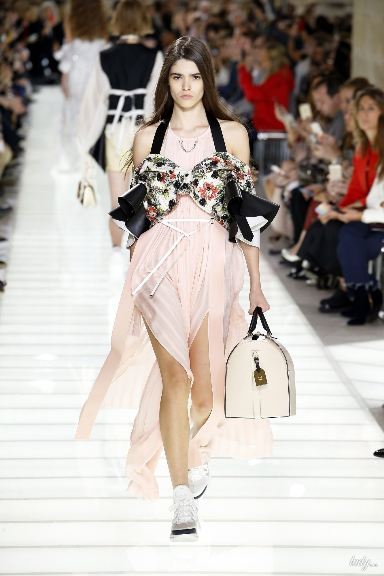 Коллекция Louis Vuitton прет-а-порте сезона весна-лето 2018_31