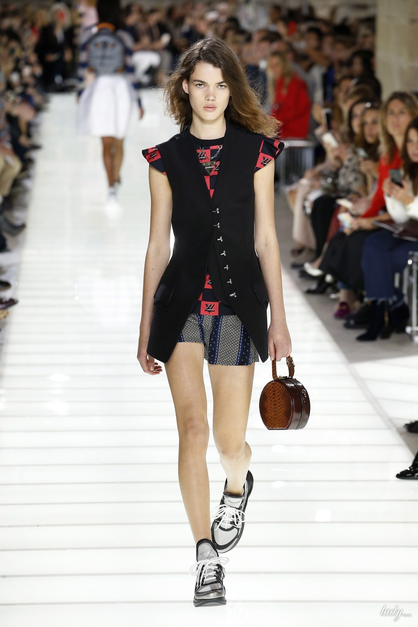 Коллекция Louis Vuitton прет-а-порте сезона весна-лето 2018_21
