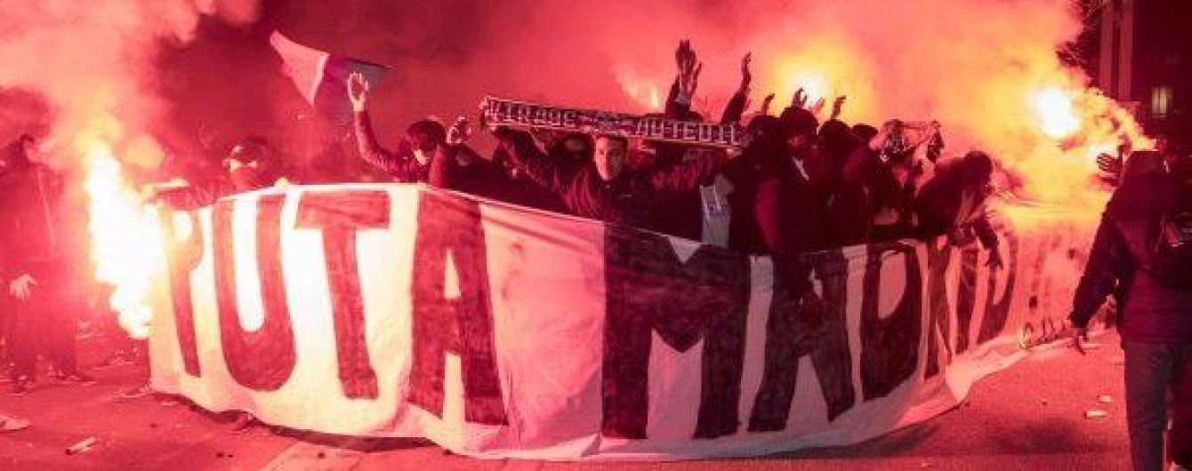 Фанати ПСЖ влаштували безсонну ніч футболістам "Реала" напередодні Ліги чемпіонів