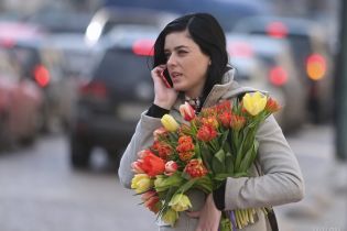 Цветы или суровая борьба за права: украинцы разделились в оценках 8 Марта