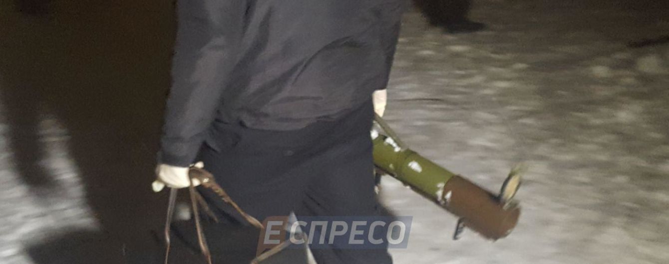 Поліція розгледіла на камерах спостереження злочинця, який з гранатомета підірвав ресторан у центрі Києва