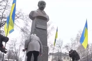 На Днепропетровщине свергнутого Ленина сдали на металлолом, чтобы поставить памятник Шевченко