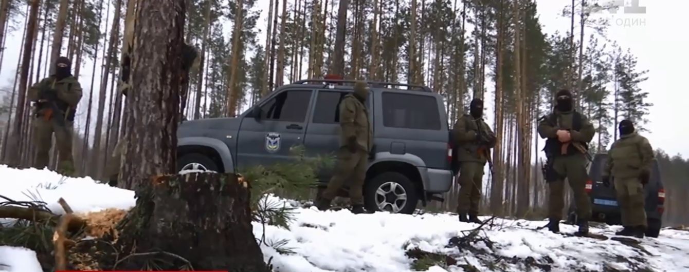 Битва за ліс: на Житомирщині спецназ зі стріляниною затримав на гарячому чорних лісорубів