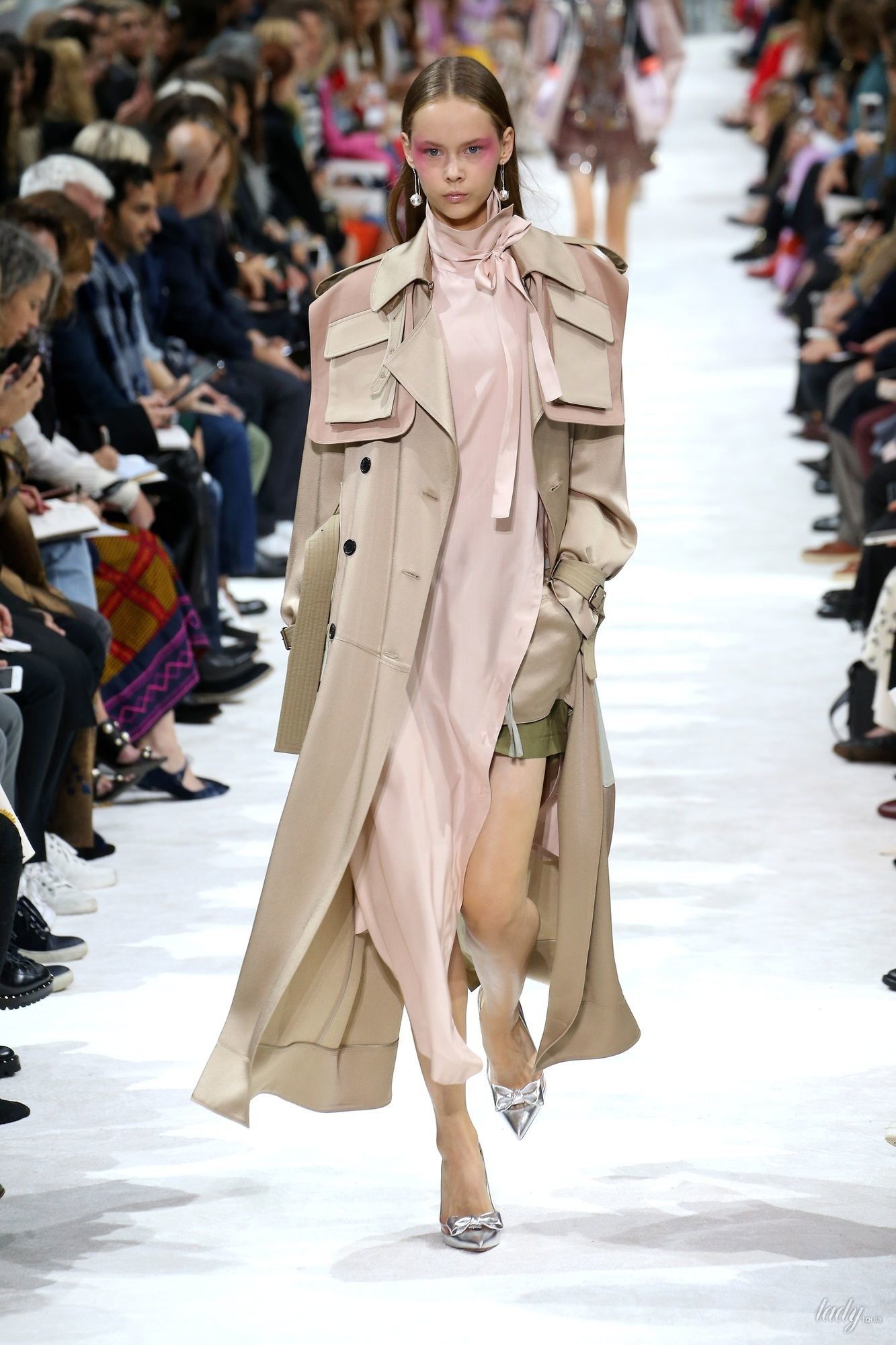 Коллекция Valentino прет-а-порте сезона весна-лето 2018_10