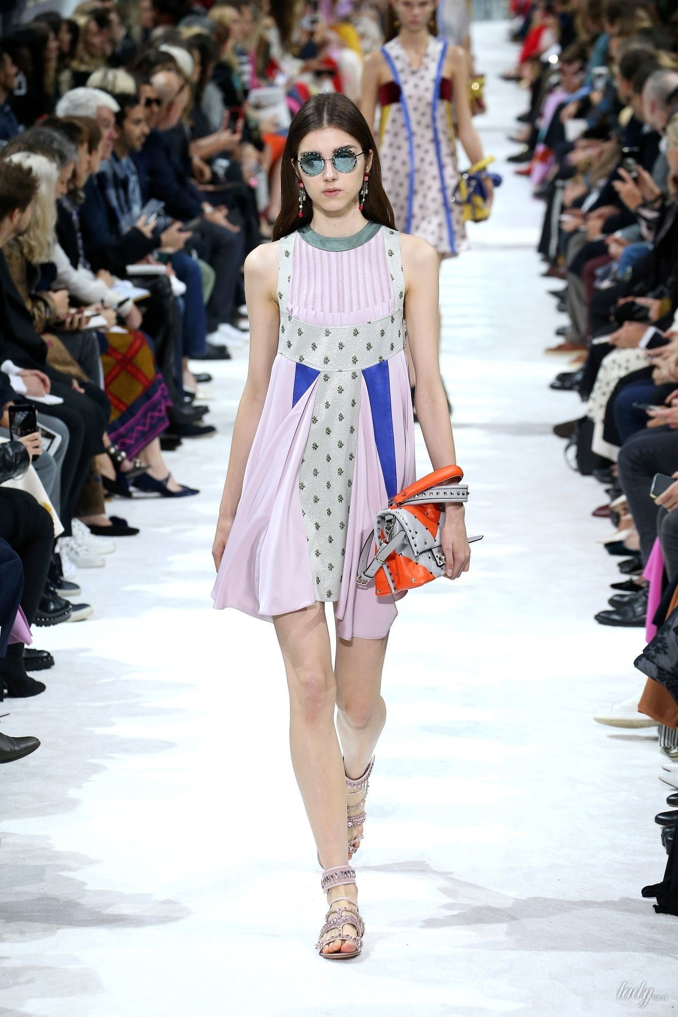 Коллекция Valentino прет-а-порте сезона весна-лето 2018_23