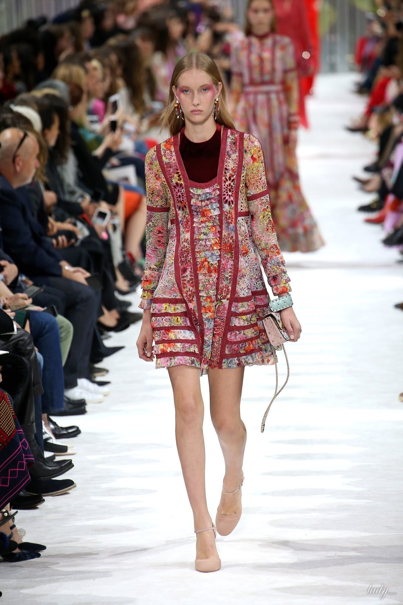 Коллекция Valentino прет-а-порте сезона весна-лето 2018_45