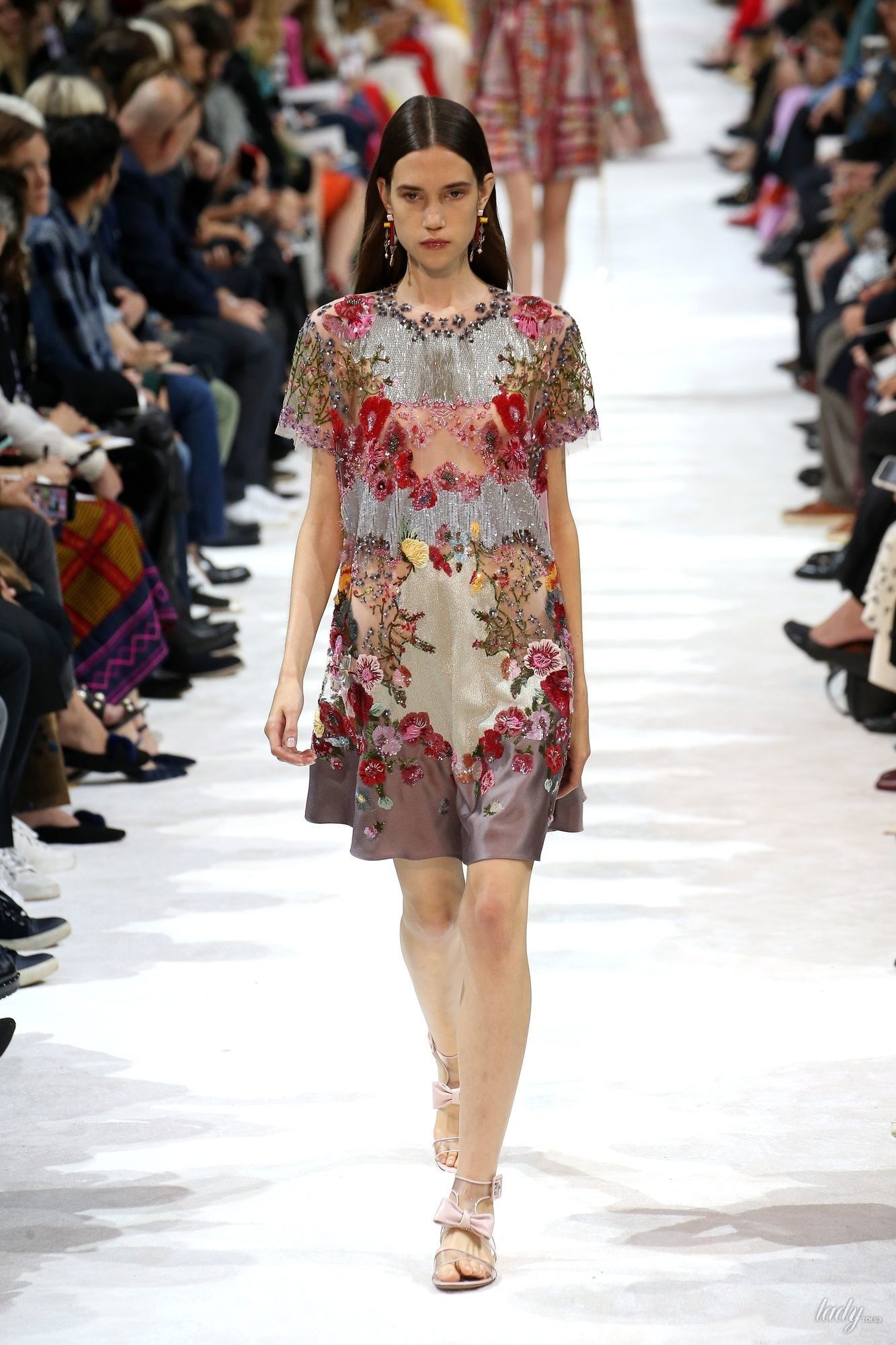 Коллекция Valentino прет-а-порте сезона весна-лето 2018_44